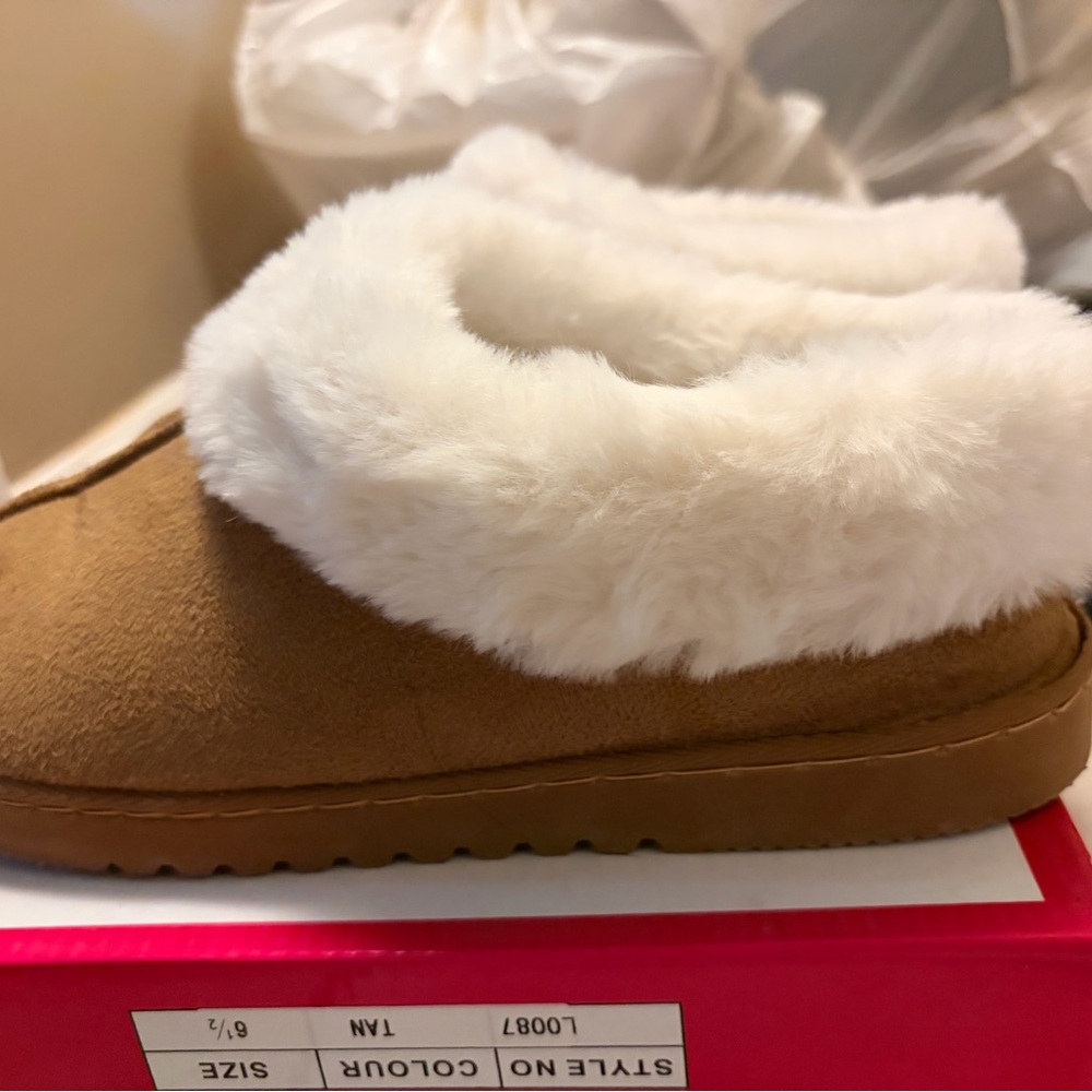 Cozy Tan Slippers with White Fur Lining